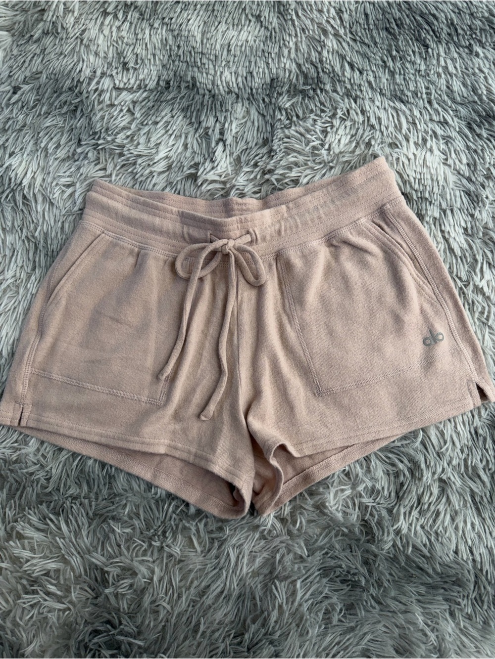 Small Alo Yoga Lounge Short
